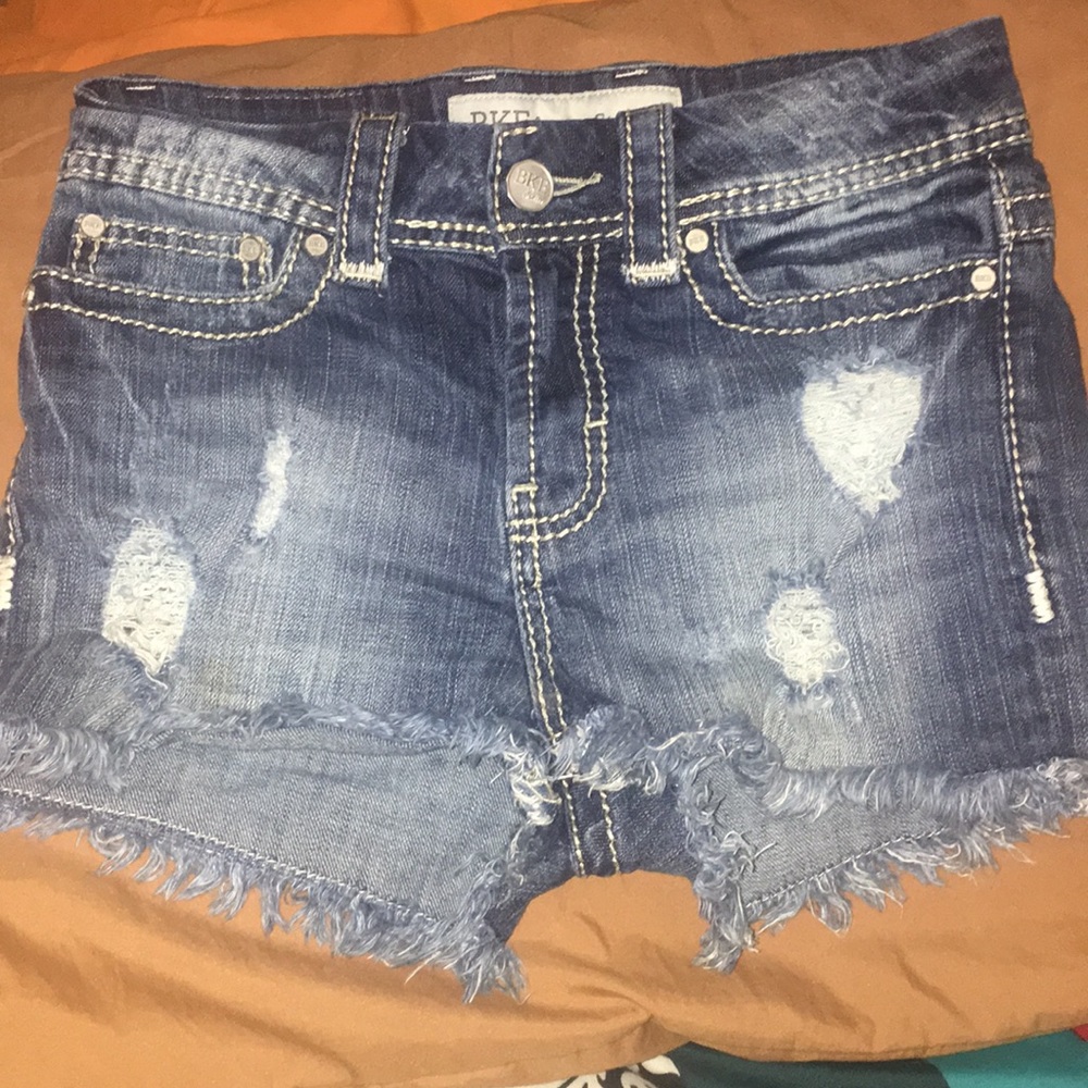 BKE Stella frayed jean shorts 26